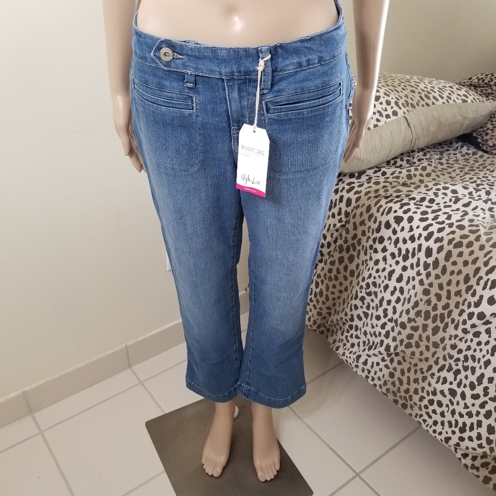 ..NWT Style & Co. Curvy Boot Leg Jeans